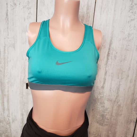 Nike Dri-FIT Sports Bra - Picture 4 of 9